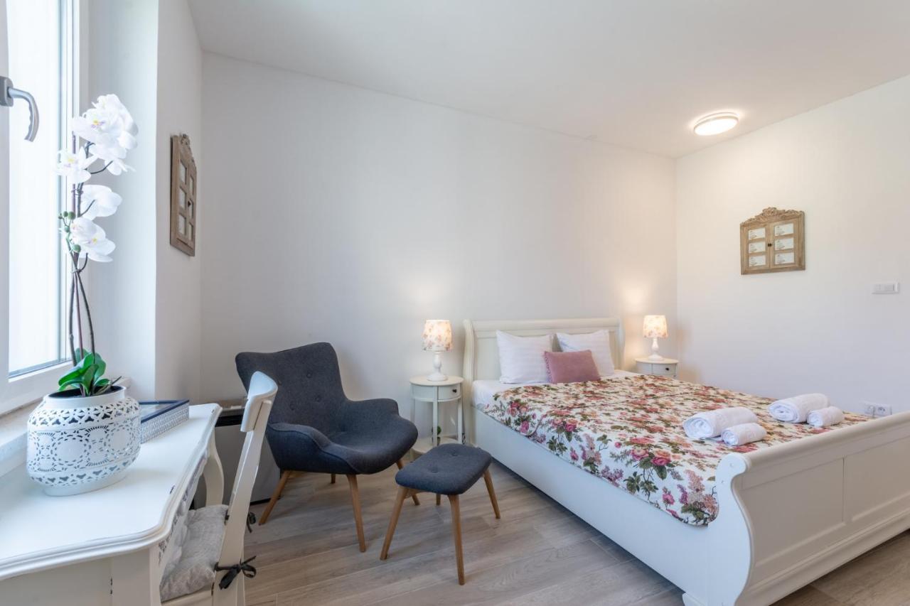 Studios & Room Poesia Split Extérieur photo