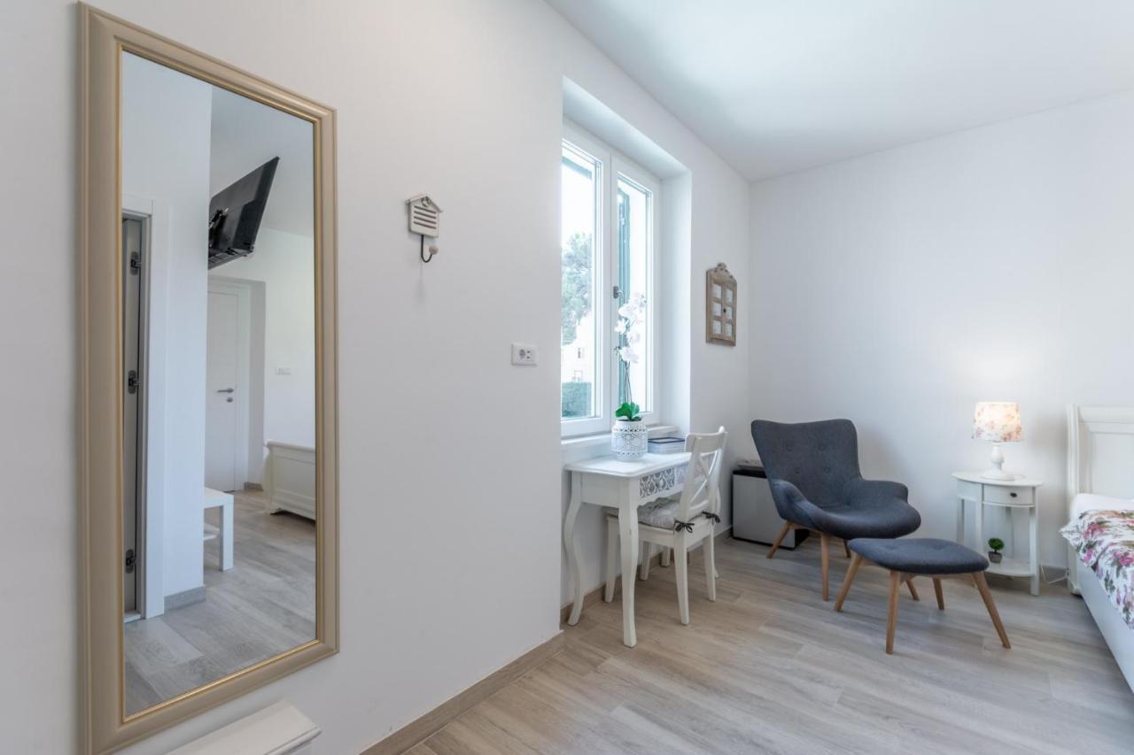 Studios & Room Poesia Split Extérieur photo